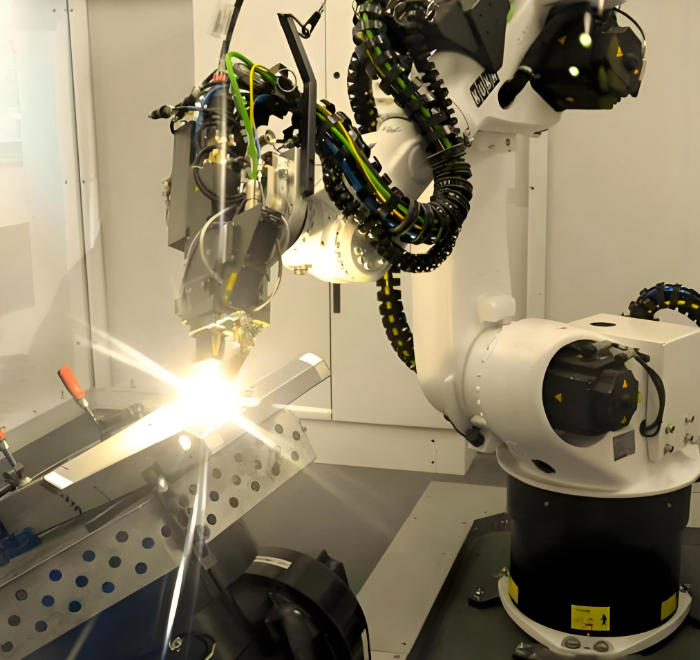 激光焊接机器人:轻松搞定曲面焊接需求 激光焊接机器人:轻松搞定曲面焊接需求