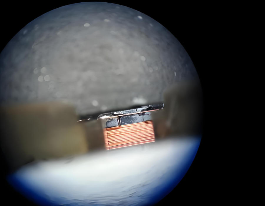 精密电子激光焊接机:局部加热不伤敏感元件